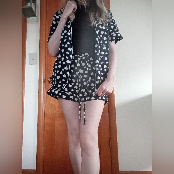 TABITHA WEBB - Heart Printed Pajama Set in Black and White - Picture 11 of 13